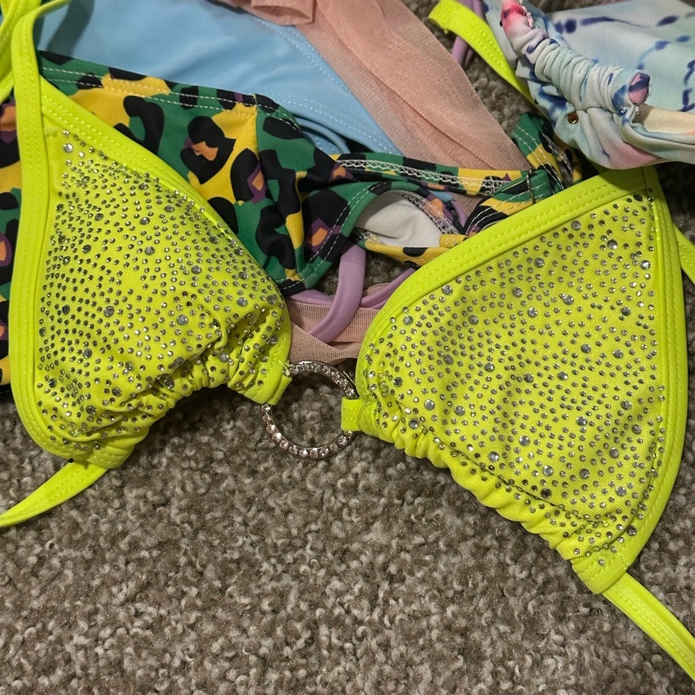 Bikini bundle 👙 - Picture 3 of 4